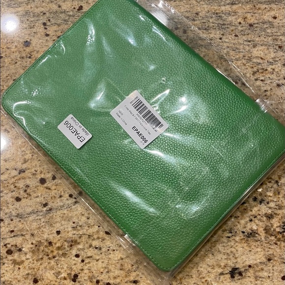 NWT Fintie iPad cover - Picture 3 of 3